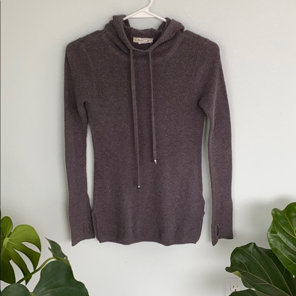 Light weight sweatshirt/shirt